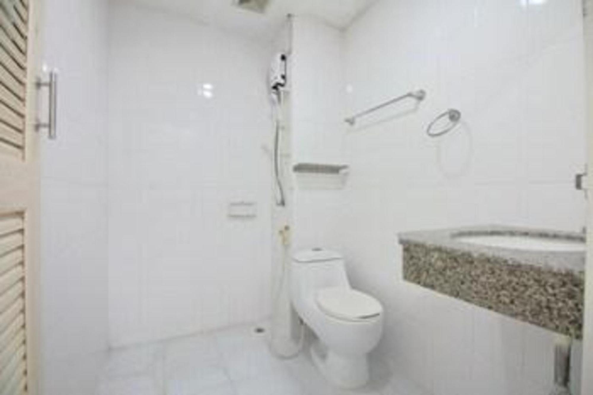 Super Oyo 498 Ladawan Villa بانكوك المظهر الخارجي الصورة