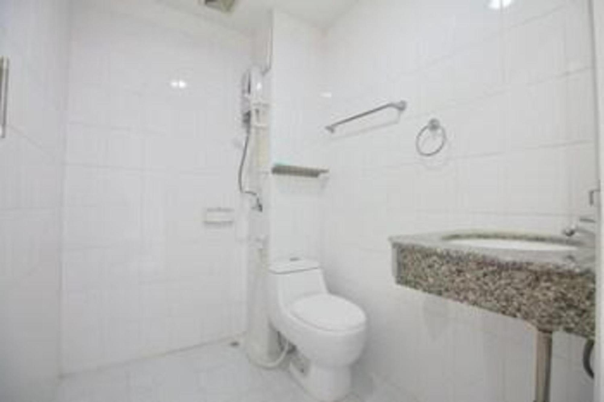Super Oyo 498 Ladawan Villa بانكوك المظهر الخارجي الصورة